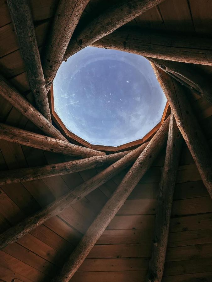 Red-Tail Roundhouse At 22 West Cabins And Recreation Hebron Exterior foto